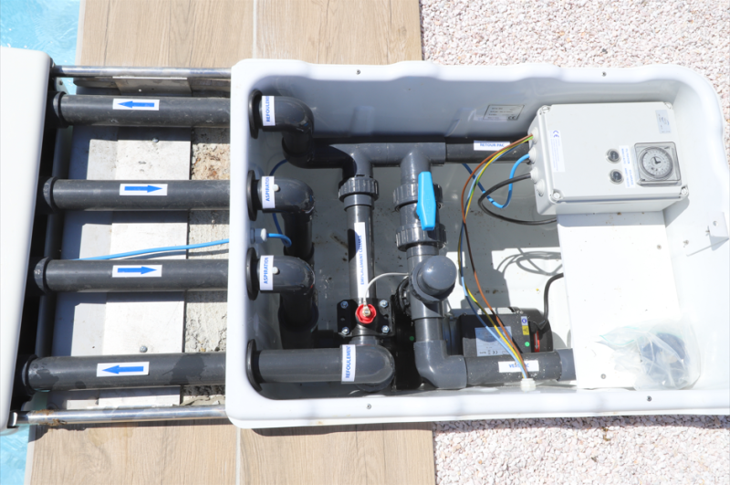 Tarifs Installation de piscine coque polyester avec bloc filtrant intégré et filtre à cartouche et possibilité de rajouter un électrolyseur en option garantie 10 ans au Muy 83 dans le var 