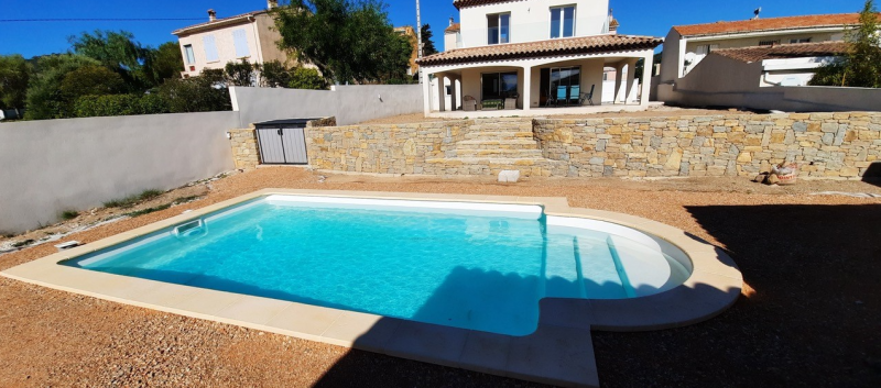 Cocktail Piscine Spécialiste de la coque Polyester à Roquebrune-sur-Argens