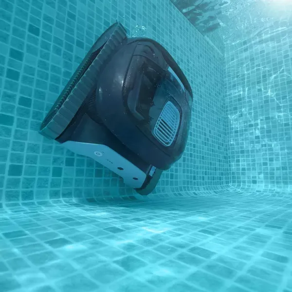 Devis Robot électrique à batterie sans fil Maytronics Liberty 300 pour piscine fond paroi ligne d'eau avec chargeur à induction en magasin à Roquebrune Sur Argens dans Le Var 83