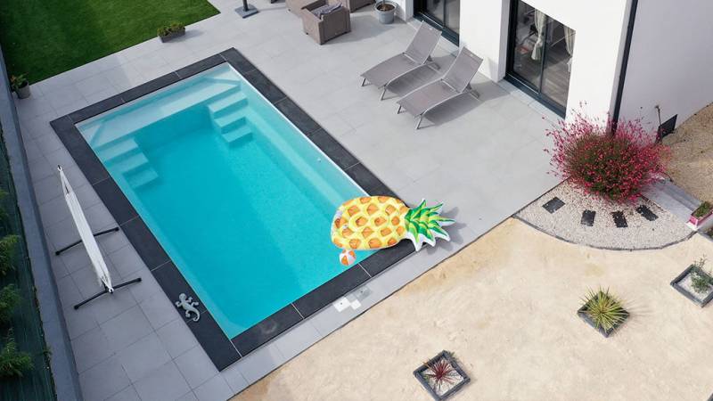 PISCINE COQUE POLYESTER A FOND PLAT MODELE : SUNSHINE 6 A  DRAGUIGNAN