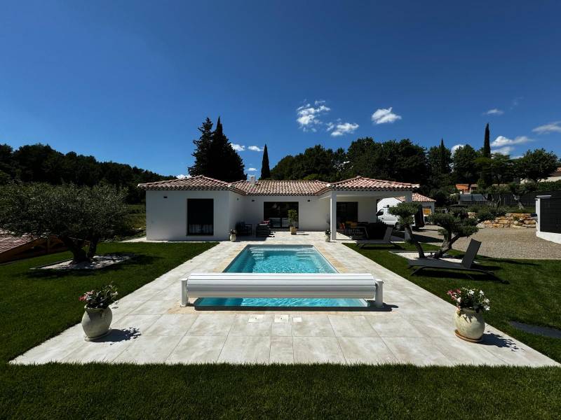 Nos réalisations de piscine coque polyester dans le var 